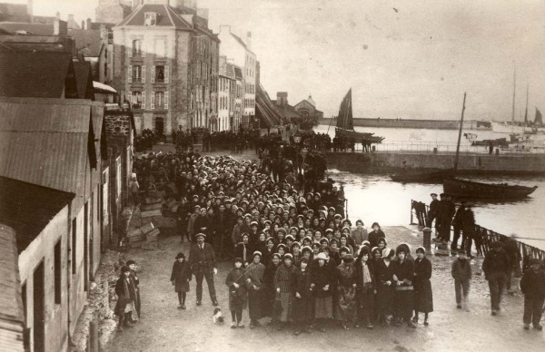 Douarnenez_greves_des_sardinieres-20nov1924-2